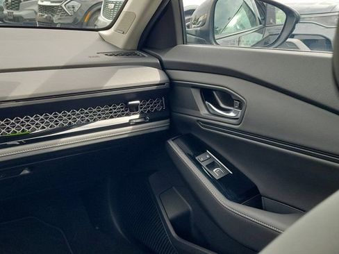Used 2025 Honda Accord Touring image 6