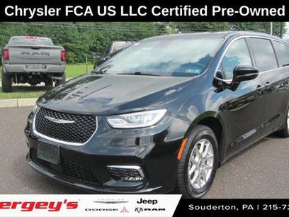 Certified 2025 Chrysler Pacifica Select