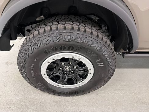 New 2026 Ford Bronco Badlands w/ Sasquatch Package AWD/4WD image 5