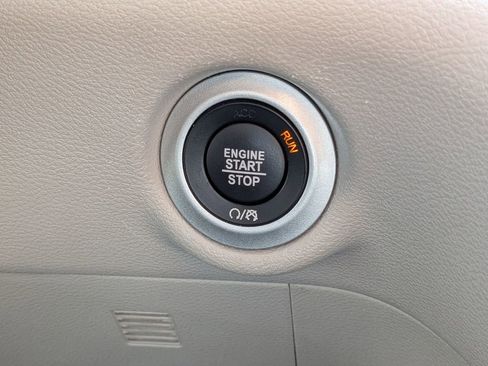 Used 2024 Chrysler Pacifica Touring-L FWD image 29