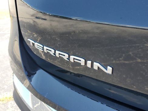 Used 2024 GMC Terrain SLT image 6