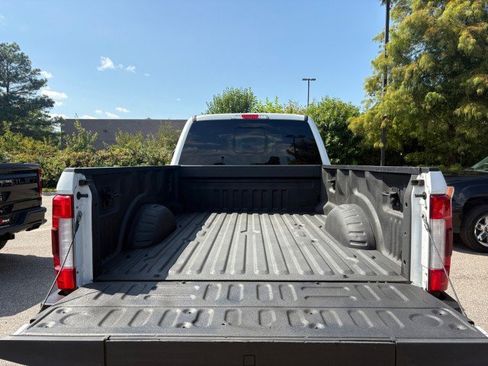 Used 2019 Ford F250 Lariat w/ Lariat Ultimate Package image 19