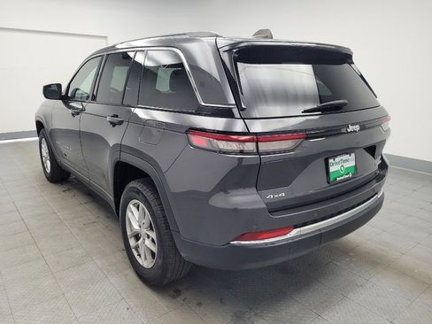 Used 2023 Jeep Grand Cherokee Laredo image 5