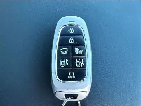 Used 2022 Hyundai Santa Fe Limited AWD/4WD image 32