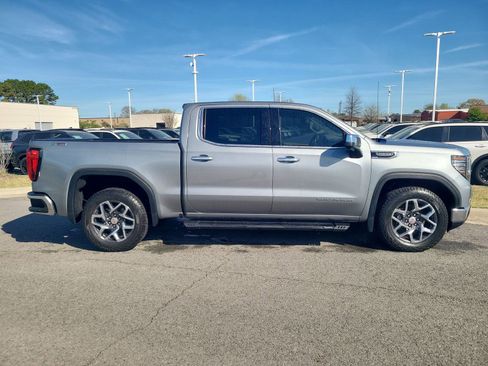 Used 2023 GMC Sierra 1500 SLT w/ SLT Convenience Package AWD/4WD image 2