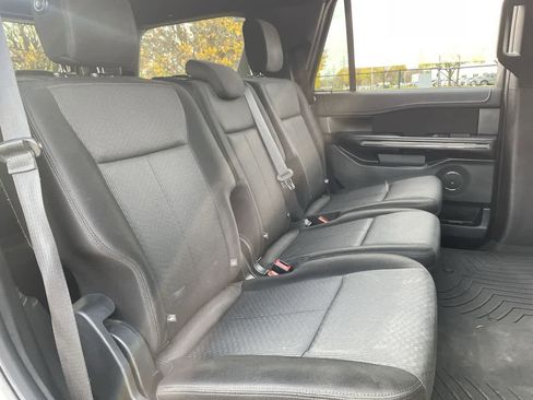 Used 2019 Ford Expedition XLT image 15