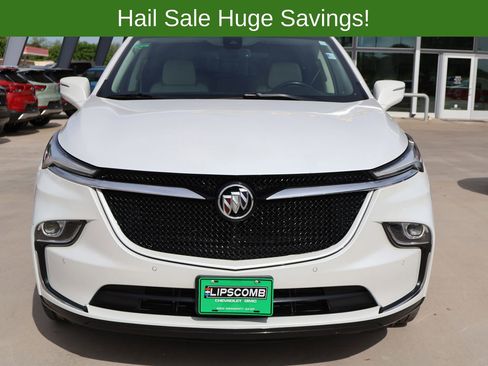 Used 2023 Buick Enclave Essence w/ Sport Touring Edition FWD image 3
