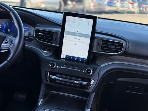 Certified 2020 Ford Explorer Platinum w/ Premium Technology Package image 27