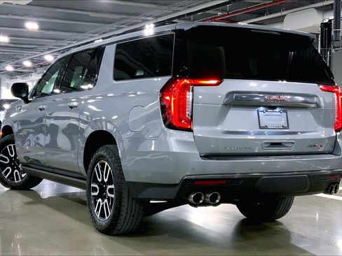 Used 2023 GMC Yukon XL AT4 image 11