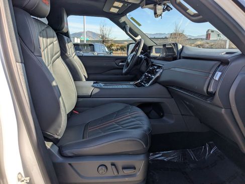 Used 2025 Nissan Armada PRO-4X w/ Pro-4X Premium Package image 20