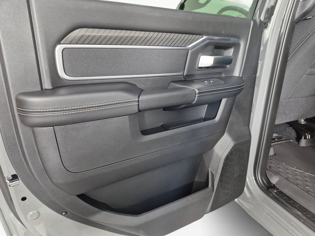 New 2026 RAM 3500 Big Horn AWD/4WD image 35
