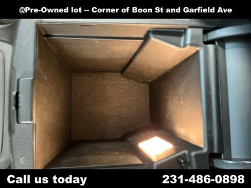 Used 2020 Chevrolet Traverse LT w/ Driver Confidence II Package image 24