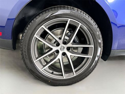 Certified 2026 Porsche Macan AWD/4WD image 13