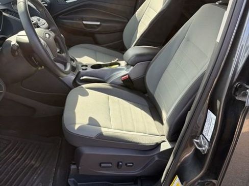 Used 2016 Ford Escape SE w/ Equipment Group 201A image 5