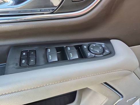 Used 2021 GMC Yukon SLT w/ SLT Premium Package image 28