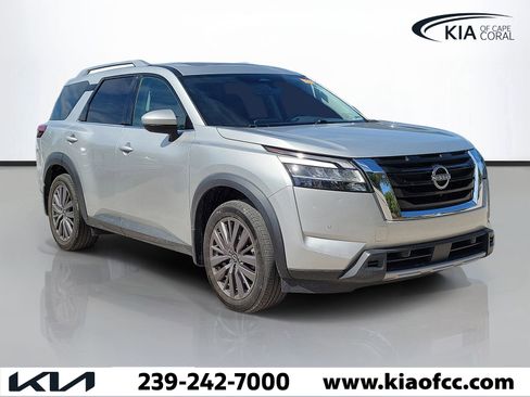 Used 2023 Nissan Pathfinder SL w/ SL Premium Package image 1