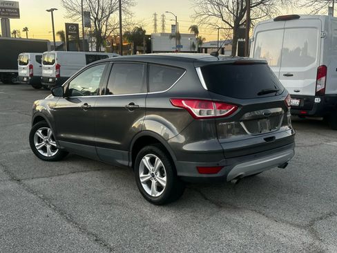 Used 2015 Ford Escape SE image 30