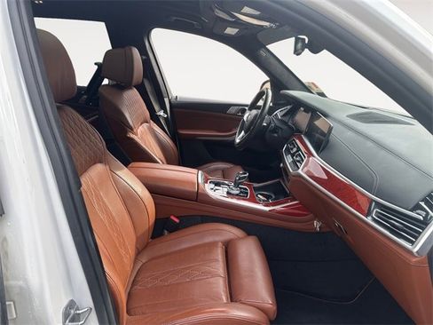 Used 2022 BMW ALPINA XB7 image 15