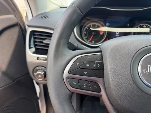 Used 2022 Jeep Cherokee Limited AWD/4WD image 20