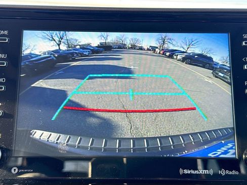 Used 2022 Toyota Highlander XLE image 17