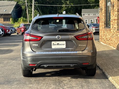 Used 2021 Nissan Rogue Sport SV AWD/4WD image 4
