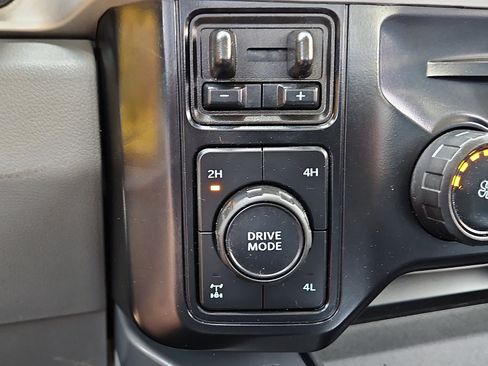 Used 2025 Ford F250 XLT w/ FX4 Off-Road Package AWD/4WD image 13