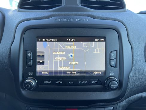 Used 2016 Jeep Renegade Trailhawk w/ Premium Trailhawk Package image 4