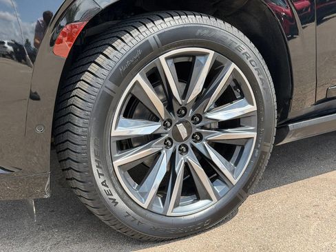 Used 2021 Cadillac Escalade ESV Sport Platinum AWD/4WD image 26