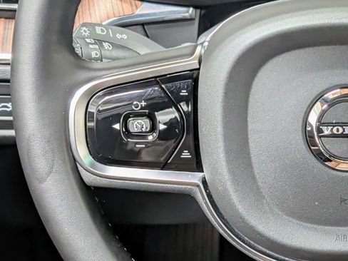 Used 2024 Volvo XC60 B5 Ultimate image 32