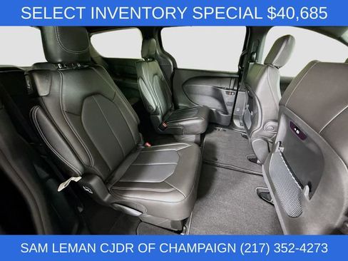 New 2026 Chrysler Pacifica Select w/ S Appearance Package image 27