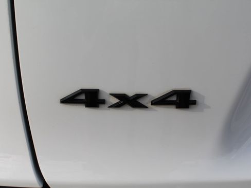 Used 2021 Jeep Cherokee Latitude Plus AWD/4WD image 56
