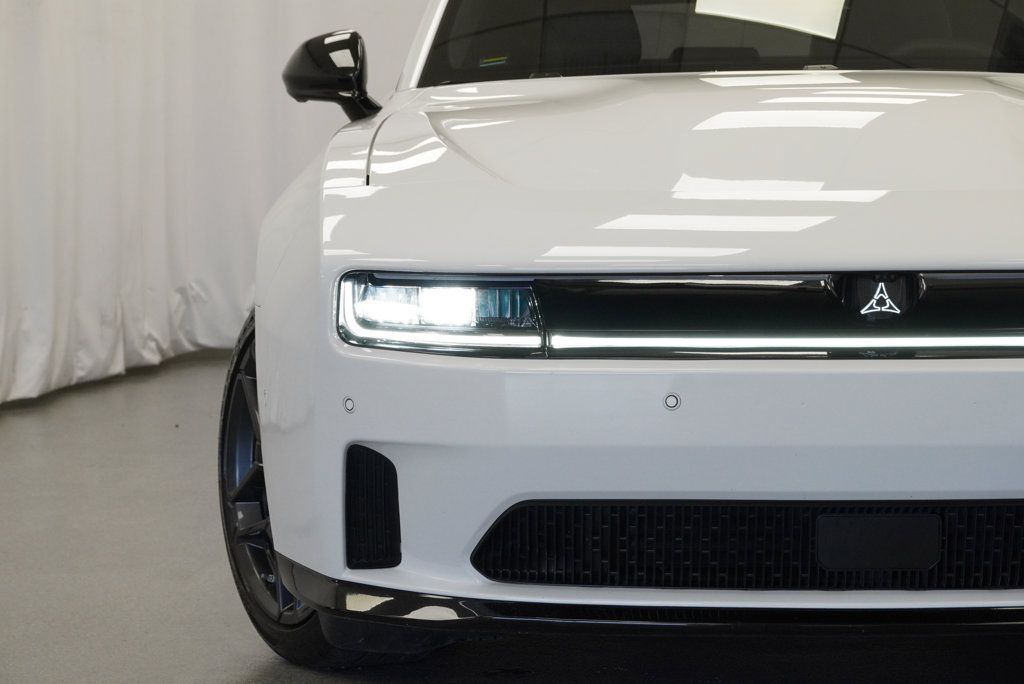Used 2024 Dodge Charger Daytona R/T w/ Plus Group AWD/4WD image 10