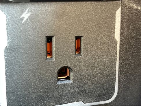 Used 2025 Chevrolet Silverado 1500 LTZ w/ Technology Package image 30