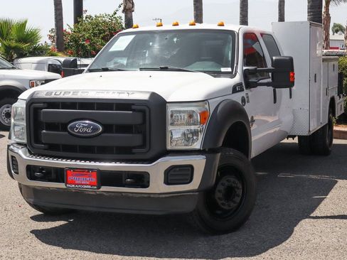 Used 2013 Ford F550 2WD Crew Cab Super Duty w/ Payload Upgrade Pkg image 4