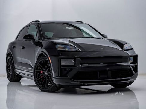 New 2026 Porsche Macan Turbo Electric image 8