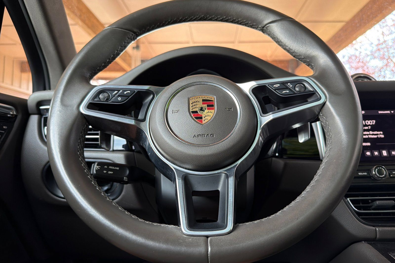 Used 2021 Porsche Macan AWD/4WD image 32