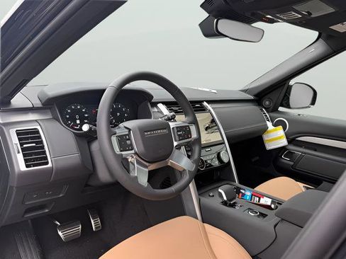 New 2026 Land Rover Discovery Limited Edition image 21