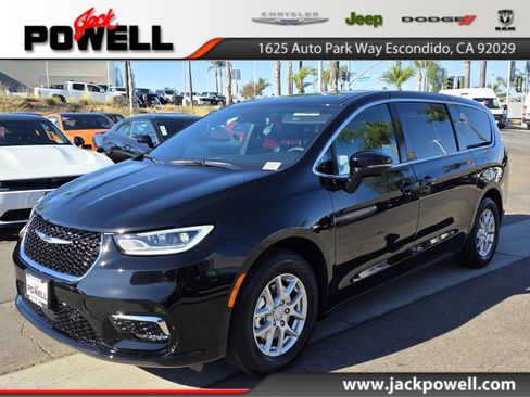 New 2026 Chrysler Pacifica Select image 1