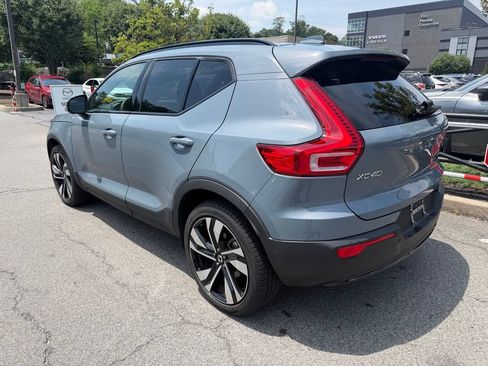 Used 2023 Volvo XC40 B5 Plus w/ Climate Package AWD/4WD image 2