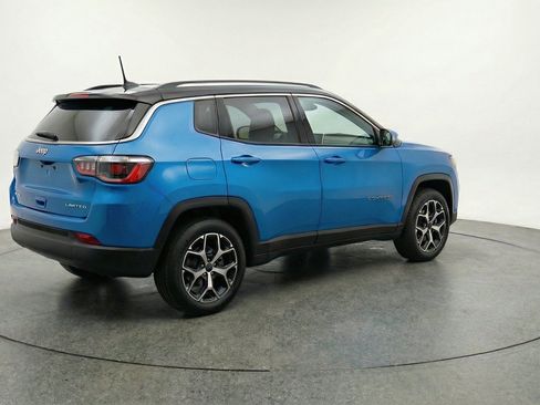 Used 2025 Jeep Compass Limited AWD/4WD image 9