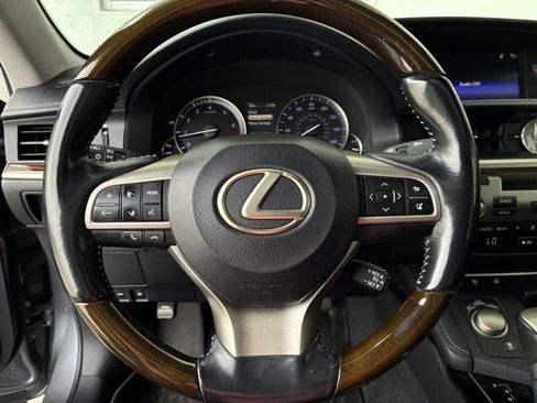 Used 2016 Lexus ES 350 w/ Premium Package w/Wood Trim FWD image 15