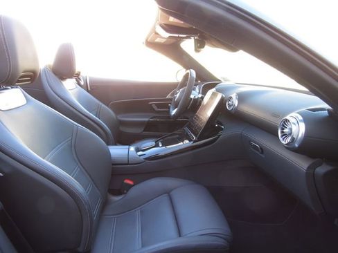 Certified 2022 Mercedes-Benz SL 63 AMG 4MATIC w/ Driver Assistance Package image 15