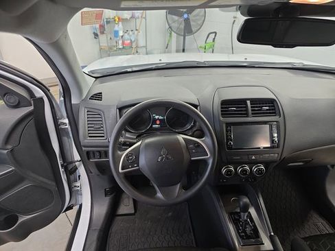 Used 2022 Mitsubishi Outlander Sport ES FWD image 14