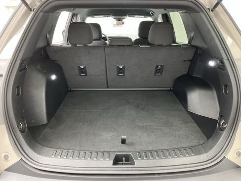Certified 2025 GMC Terrain Elevation AWD/4WD image 28