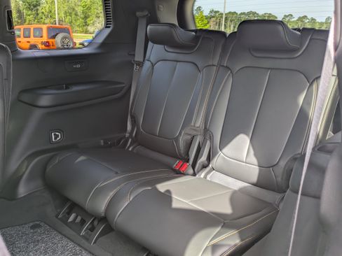New 2026 Jeep Grand Cherokee L Limited AWD/4WD image 13