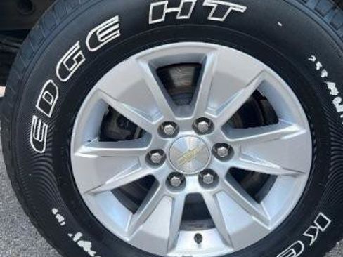Used 2020 Chevrolet Silverado 1500 LT AWD/4WD image 56