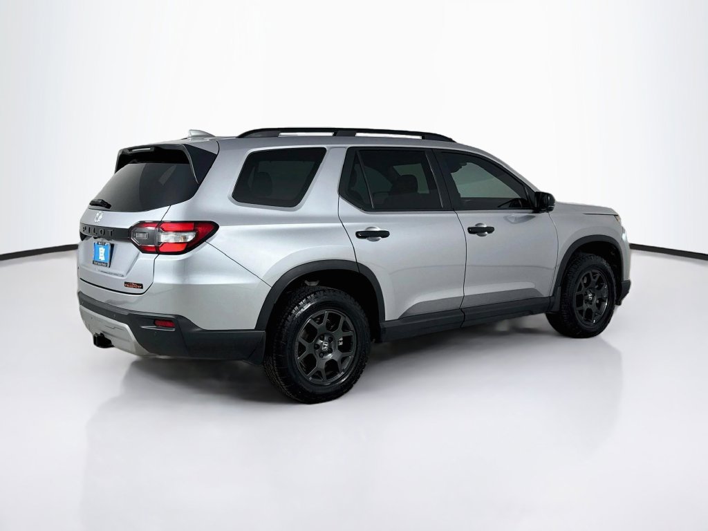 Used 2024 Honda Pilot TrailSport image 8