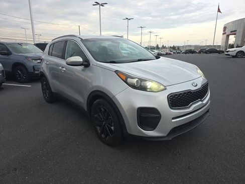 Used 2018 Kia Sportage LX w/ LX Popular Package image 2