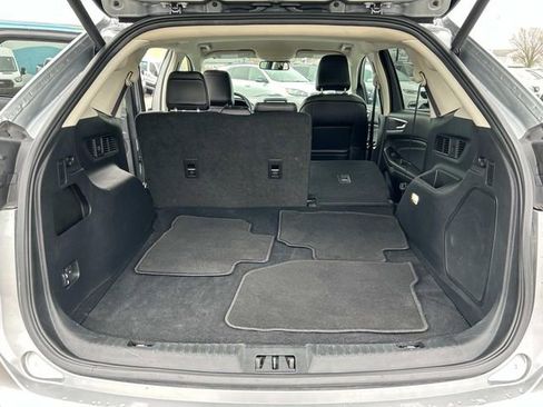 Used 2024 Ford Edge Titanium image 12
