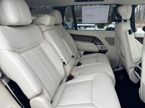 New 2026 Land Rover Range Rover Long Wheelbase SE AWD/4WD image 26